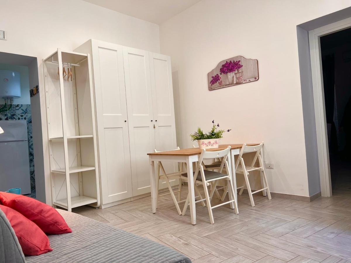 Vico Longo 25 - Ensuit Flat In The Heart Of נאפולי מראה חיצוני תמונה