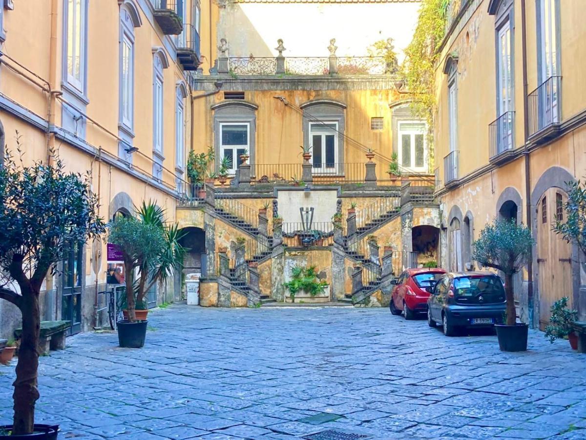 Vico Longo 25 - Ensuit Flat In The Heart Of נאפולי מראה חיצוני תמונה