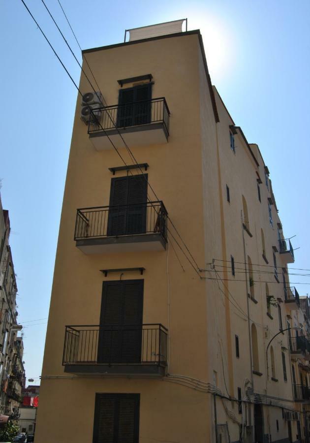 Vico Longo 25 - Ensuit Flat In The Heart Of נאפולי מראה חיצוני תמונה
